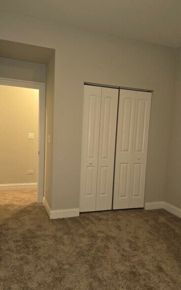 Building Photo - 3831 N Kedzie Ave