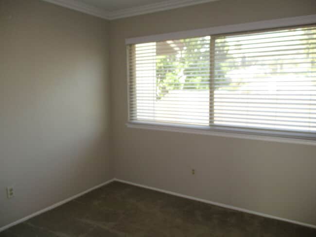 Building Photo - Rancho Bernardo 3 bedroom 2.5 bath Spaciou...