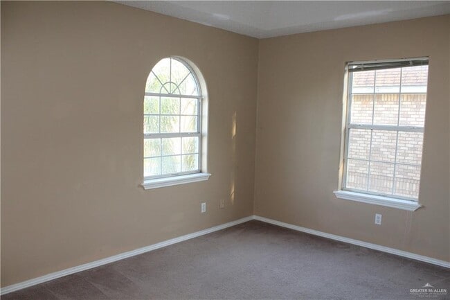 Building Photo - 12 Ashley Dr