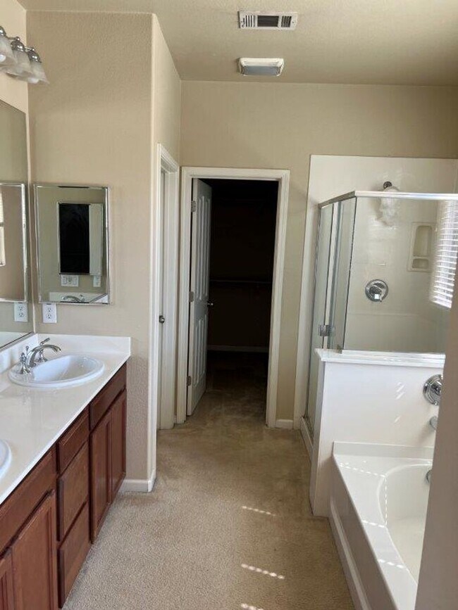 Building Photo - Modern 3 Bedroom 2 Bath 2 Story Vacaville Pets OK *Star Rentals