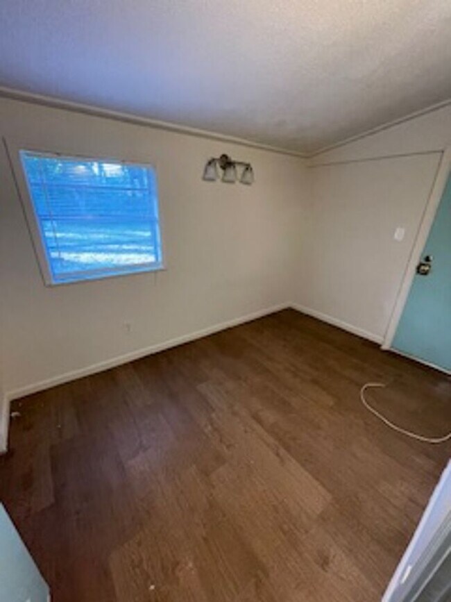 Building Photo - 2053 Belle Vue Way