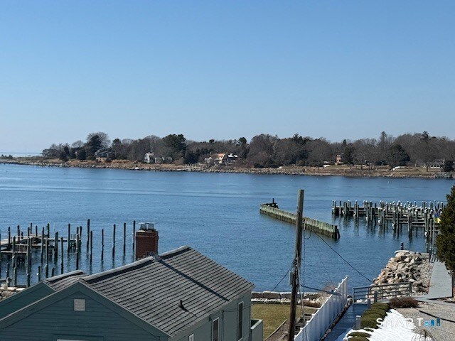 Building Photo - 3 Gold St