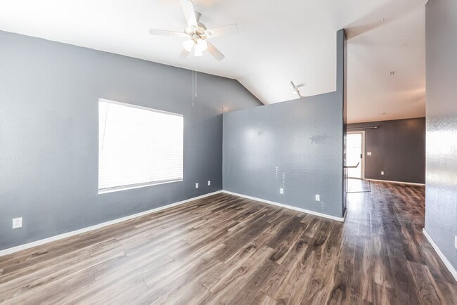 Building Photo - 5404 S 28th Ave