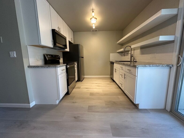 Building Photo - 1160 Tollhouse Rd