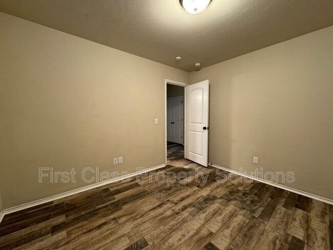 Building Photo - 19804 Serenade Way