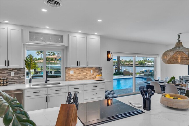 Building Photo - 3108 NE 42nd Ct