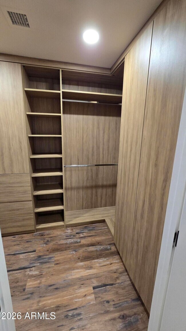 Building Photo - 9658 W Pinnacle Vista Dr