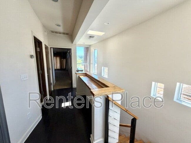 Building Photo - 1411 S Rockford Ave