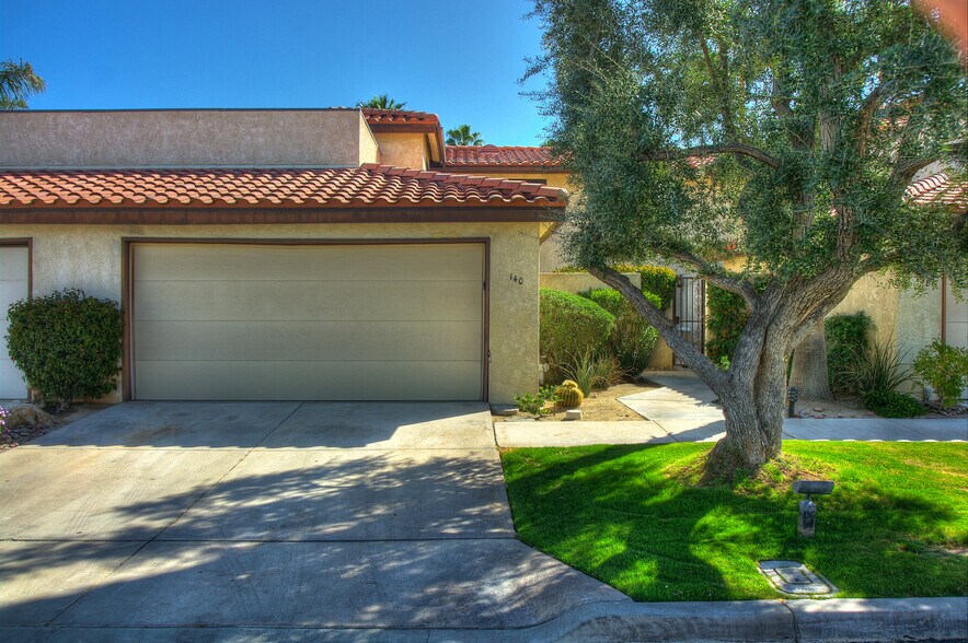 Building Photo - 140 Willow Lake Dr