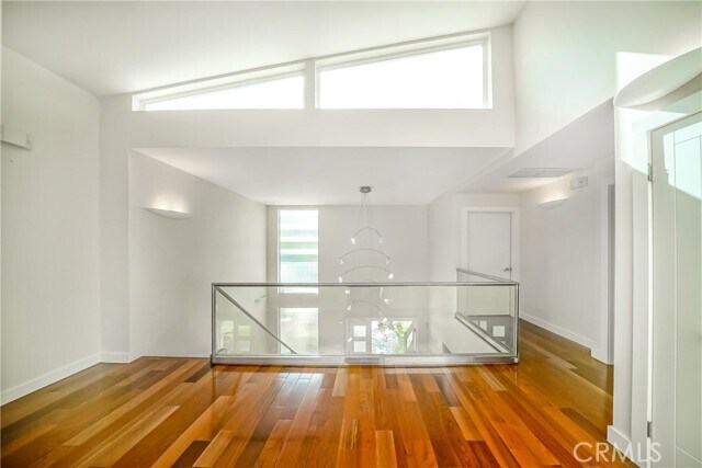 Building Photo - 5512 Leghorn Ave