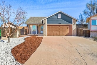 Building Photo - 5540 Almont Ave