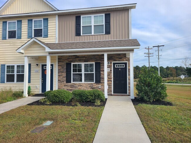 Primary Photo - 2 Bedroom, 2.5 Bath Townhouse located in S...