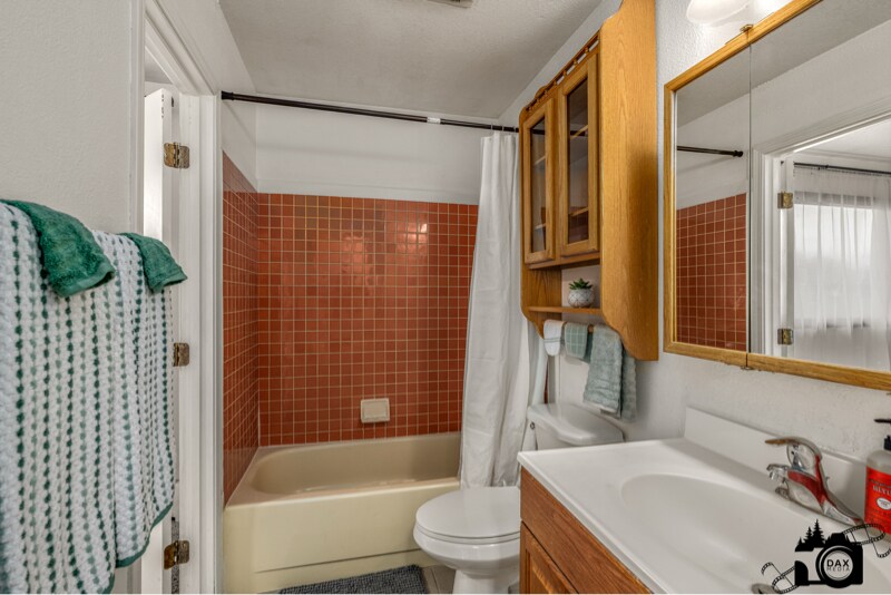 Building Photo - 4401 Reka Dr