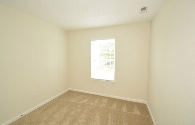 Building Photo - 15341 Ten Point Dr