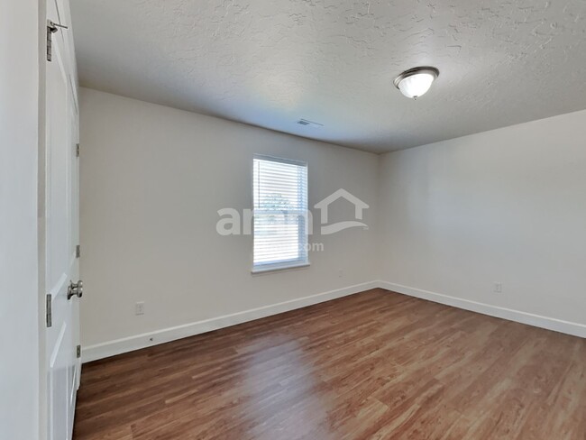 Building Photo - 1515 S Horton St