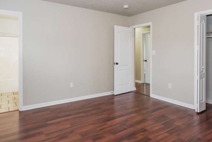 Building Photo - 112 Briarbush Ct