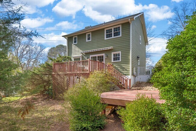 Building Photo - Peaceful and Convenient 3 Bed, 2.5 Bath Home