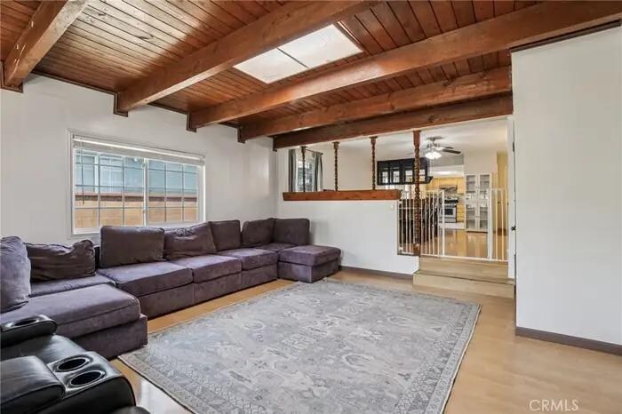 Building Photo - 1339 N Devonshire Rd