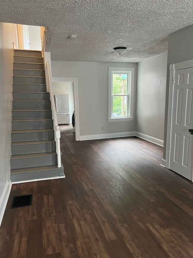 Building Photo - Old World Charm Lancaster City 4 bedroom 1...