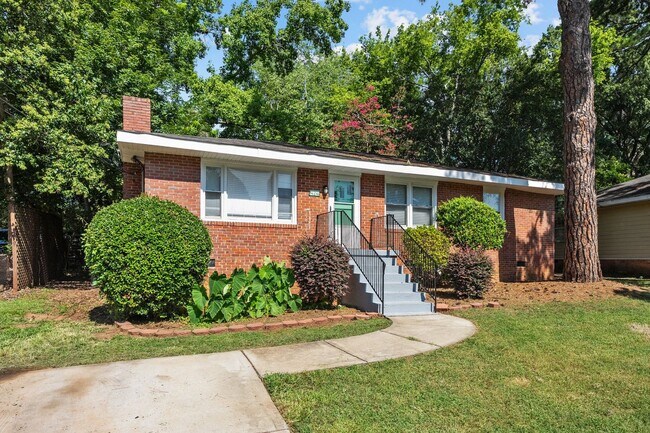 Building Photo - Newly Renovated Ranch Home In SE Raleigh! Pet Friendly!