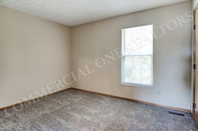 Building Photo - Beautiful 4 bedroom home near Polaris