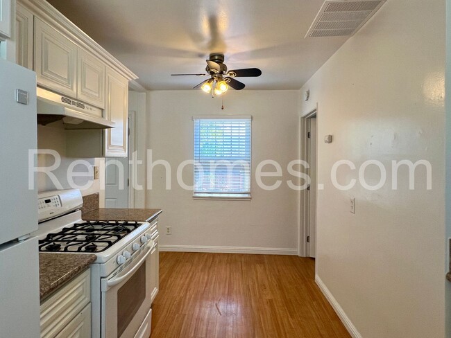 Building Photo - 3821 Meade Ave