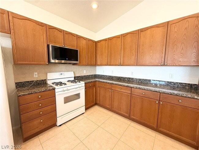 Building Photo - 7998 Half Moon Point Dr