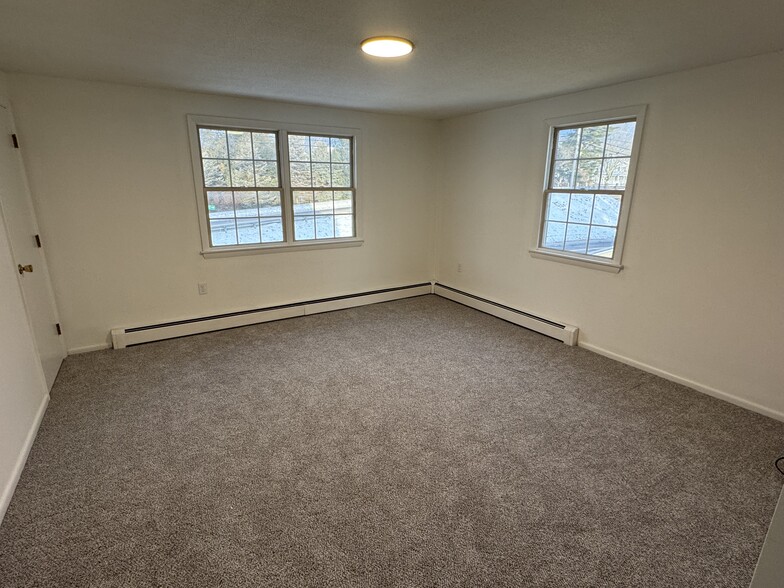 Building Photo - 3 Bayview St