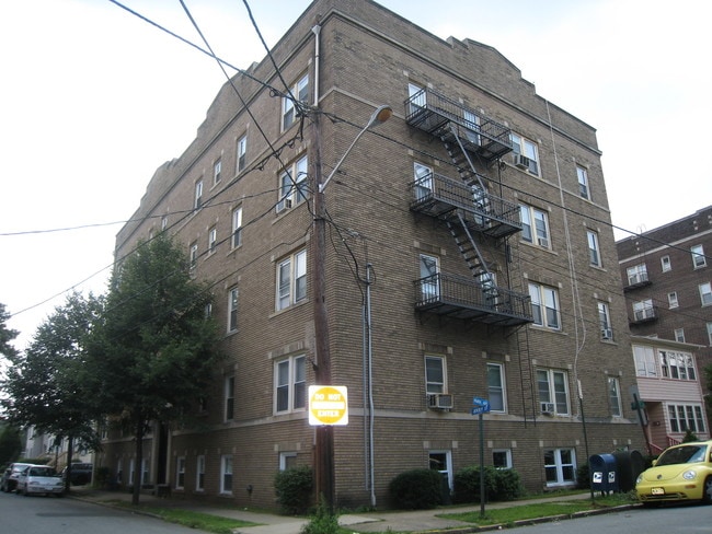 Building Photo - 24 Jersey Street, Bloomfield