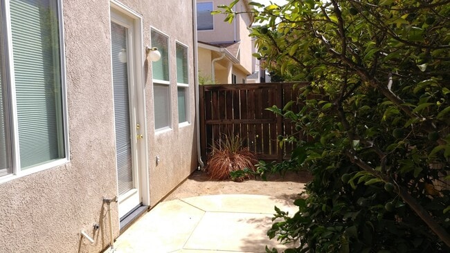 Building Photo - 2-Story home in the gated community of Eur...