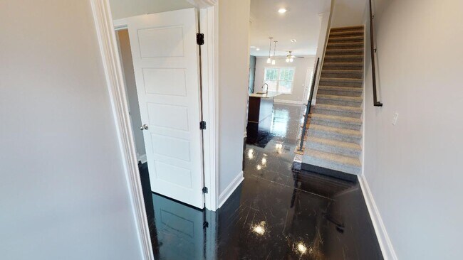 Building Photo - Charming 3-Bedroom Home in the Heart of Clarksville – Nashville Style Living!