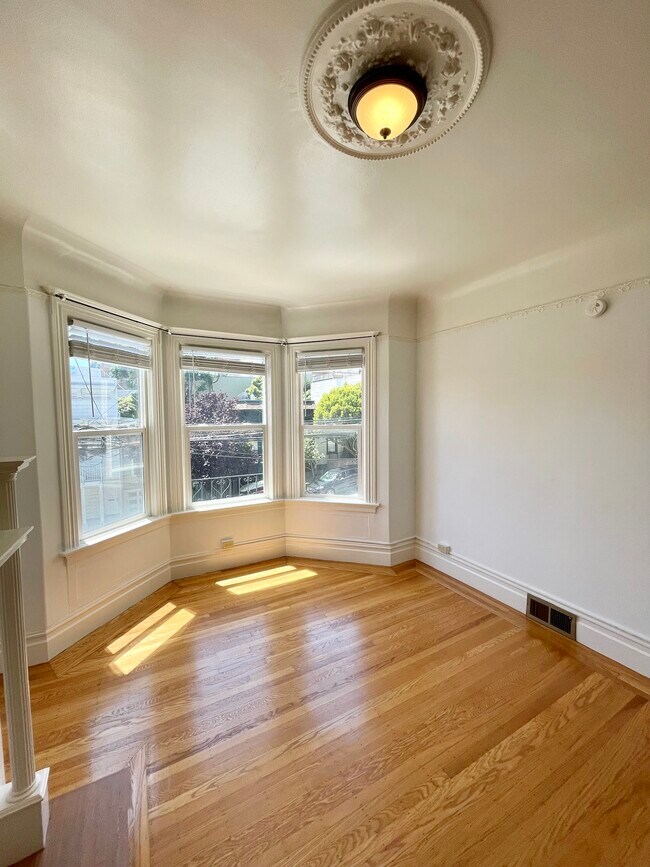 Building Photo - 2632 Post St