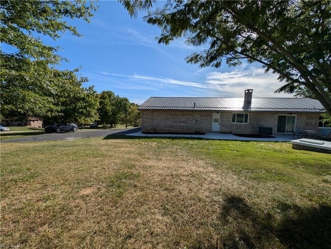 Primary Photo - 125 Meadowood Dr