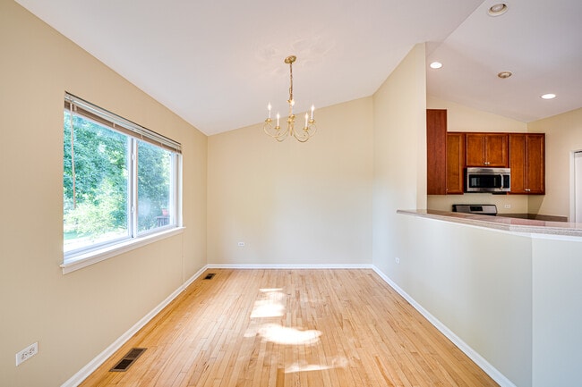 Building Photo - 3147 Saganashkee Ln
