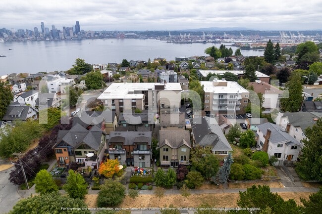 Building Photo - 1512 44th Ave SW