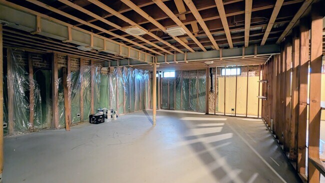 Building Photo - 736 N Wilshire Ln
