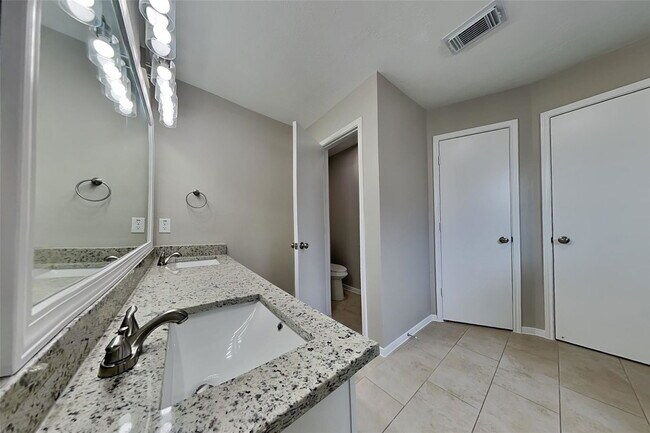 Building Photo - 25714 Oakridge Forest Ln