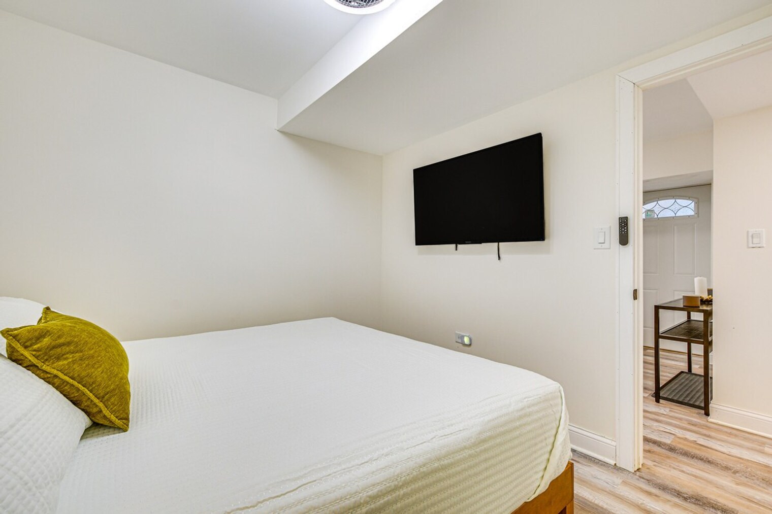 Building Photo - 4829 S Forrestville Ave