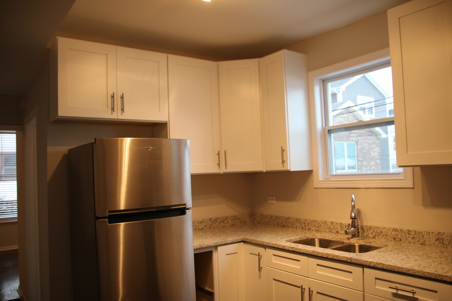 Kitchen - 939 W 34th St