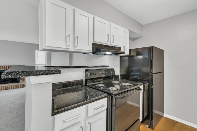 Renovated 1 Bedroom - Kitchen - Samara East