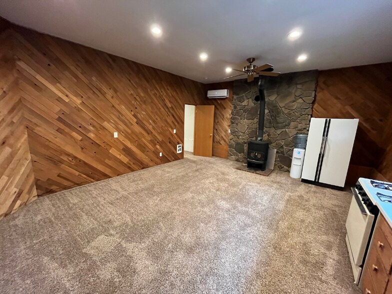 Building Photo - 29410 NE Wilsonville Rd