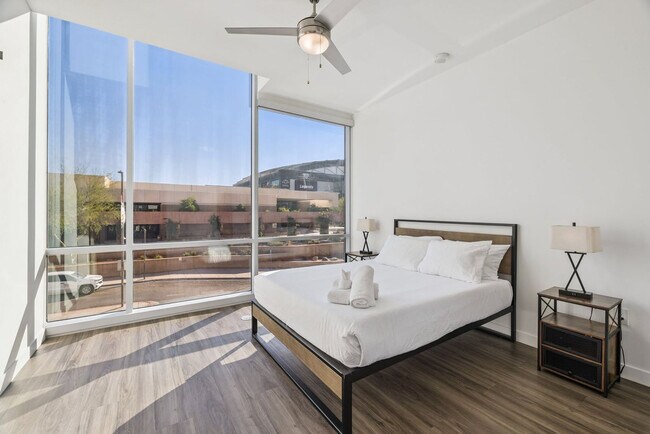 Building Photo - 222 E Jefferson St