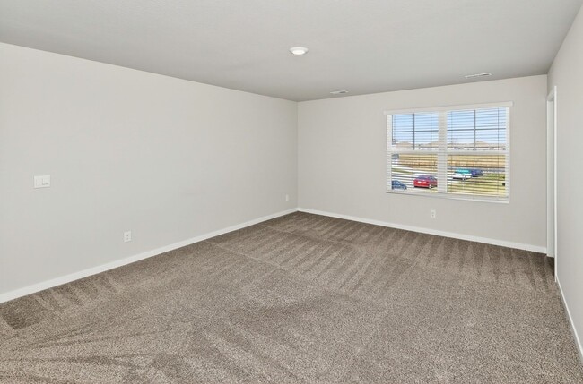 Building Photo - MODERN COMFORT!! 3 Bedroom, 3 Bathroom Townhome in Urbandale!