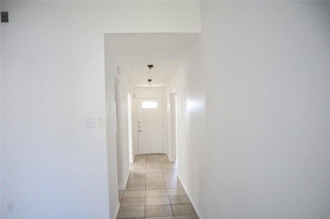 Building Photo - 2731 Eagle Pass