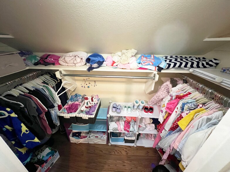 Building Photo - 3421 Normandy Ave