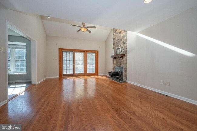 Building Photo - 1099 Armstrong Ct