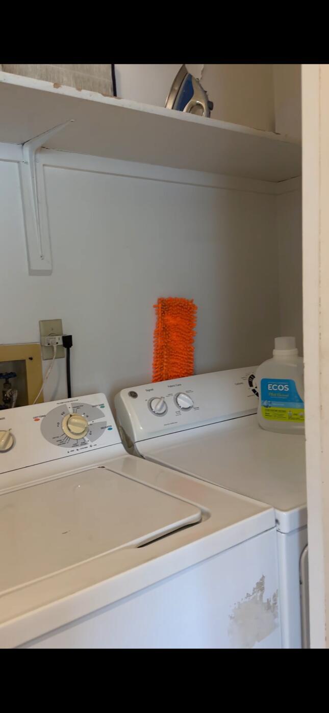 Building Photo - 4000 SW 23rd St