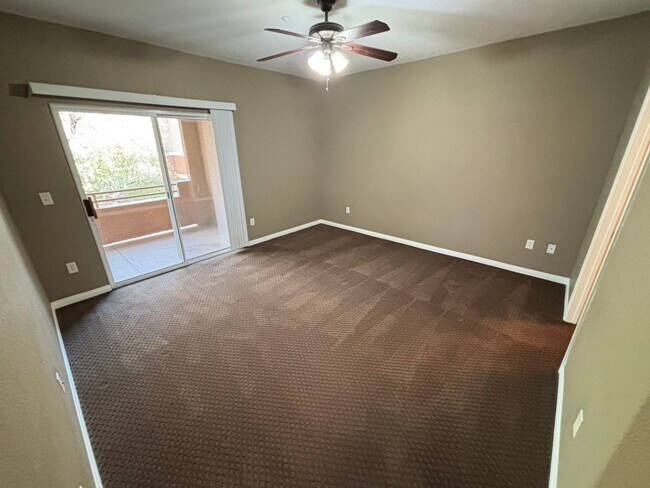 Building Photo - Beautiful 2Bed/2Bath Condo located in the ...