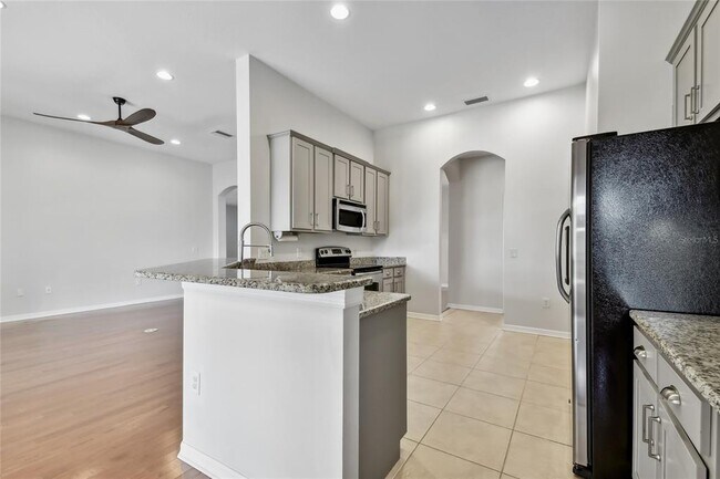 Building Photo - 5303 Moon Shell Dr