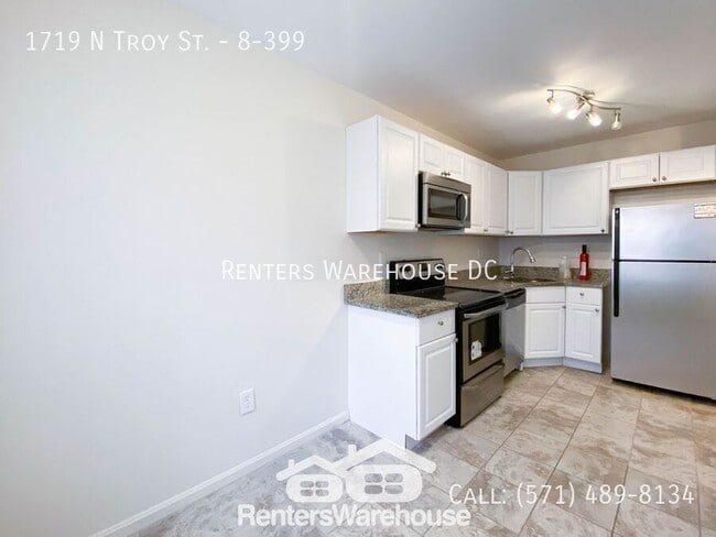 Building Photo - 1719 N Troy St